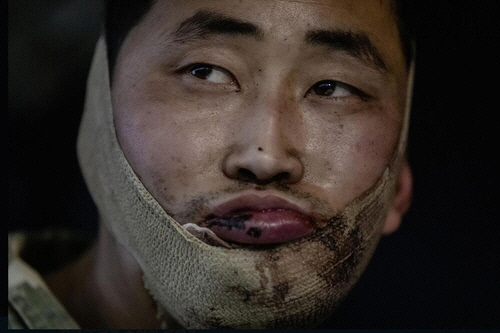 우크라이나군이 러시아 쿠르스크에서 생포한 북한군 [볼로디미르 젤렌스키 우크라이나 대통령 텔레그램 제공]